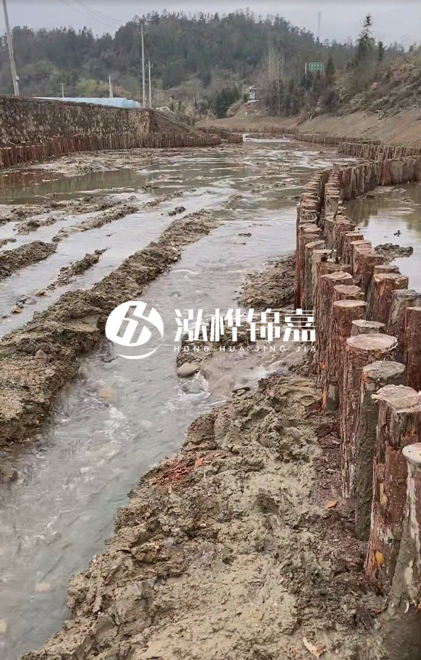 佳木斯河道清淤專業(yè)施工-河道清淤國(guó)家規(guī)定是幾米？