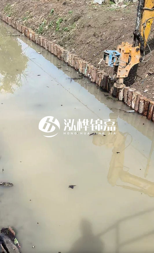 南平挖機(jī)打木樁專業(yè)施工-如何選擇打樁施工隊(duì)？