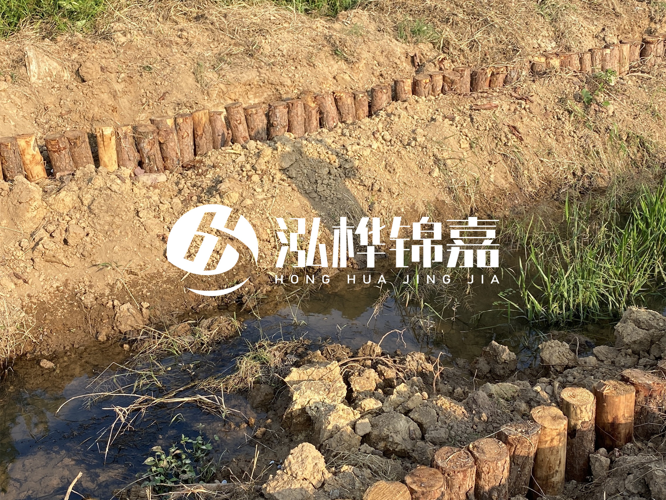 防汛木樁價(jià)格中的施工費(fèi)如何計(jì)算？水下打樁和陸地打樁費(fèi)用差異？