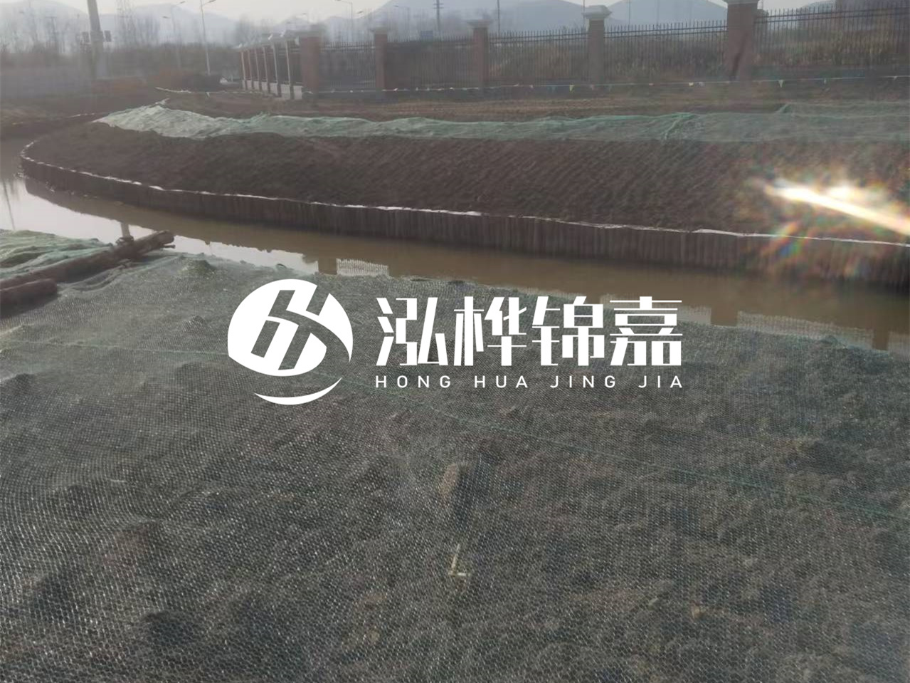 河道木樁打不下去怎么辦？河道打樁木能在水里使用多少年？