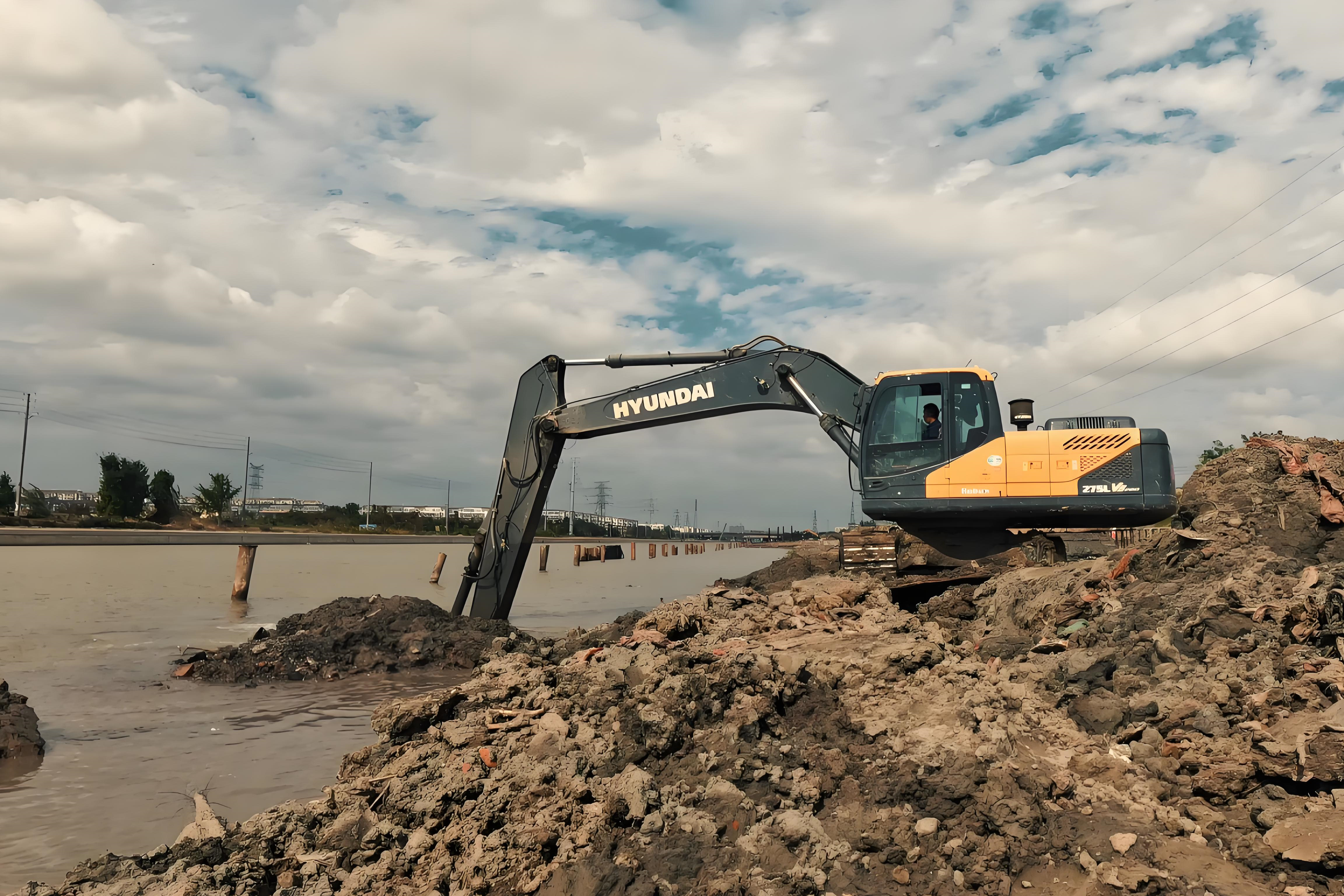 湖北水挖清淤團(tuán)隊泓樺錦嘉-水上挖機(jī)能在深水工作嗎？