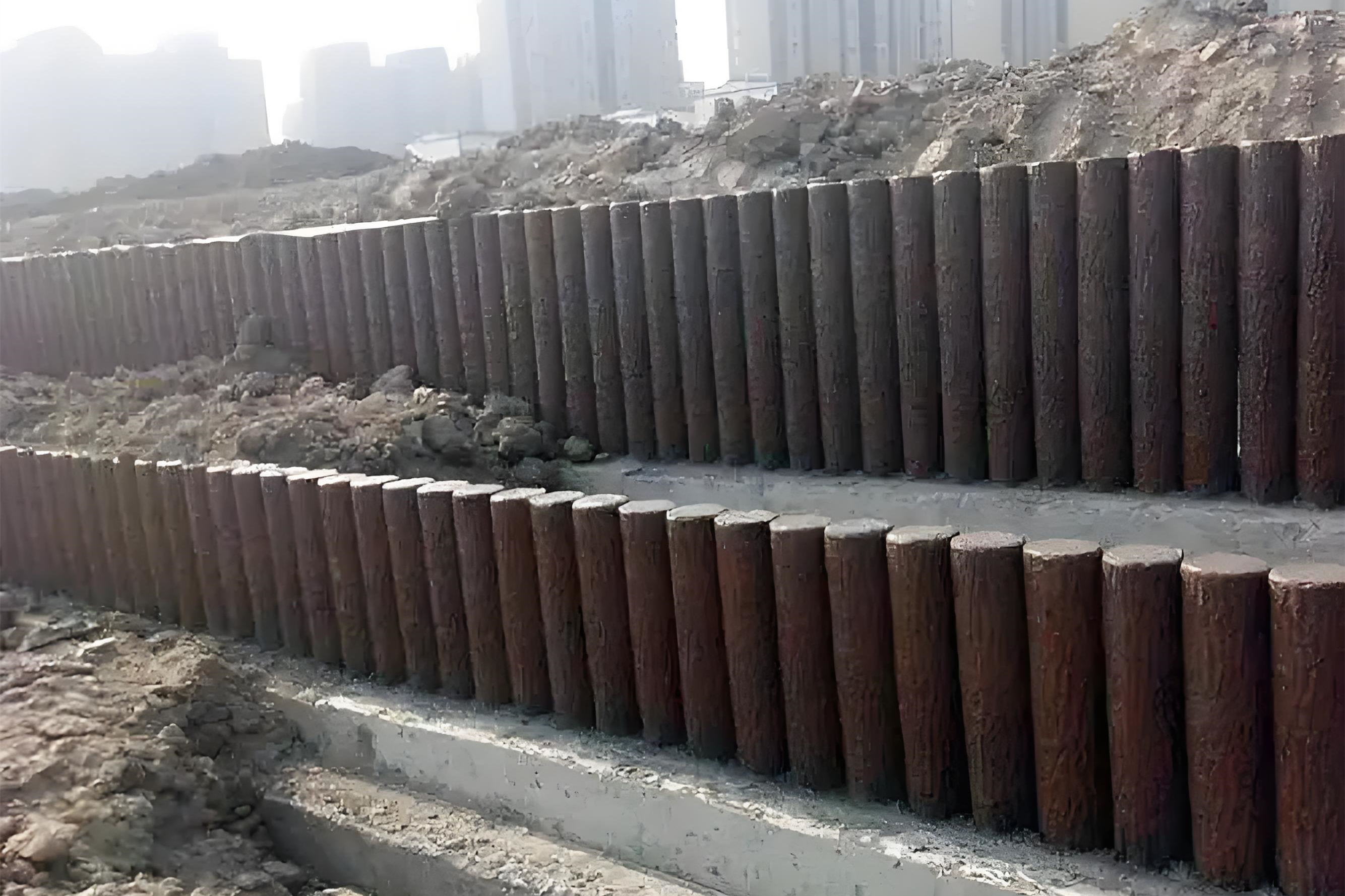 水泥樁批發(fā)廠家泓樺錦嘉-水泥圓樁適合用于哪些建筑工程？